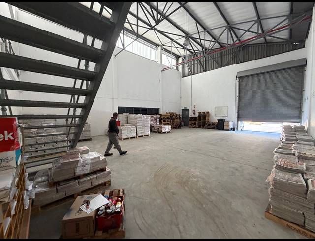 325M² WAREHOUSE TO LET IN AIRPORT INDUSTRIA